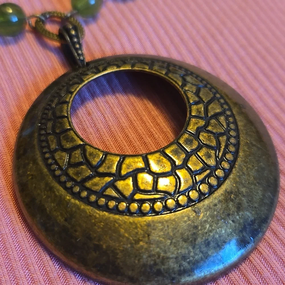 Wooden necklace - Picture 4 of 5